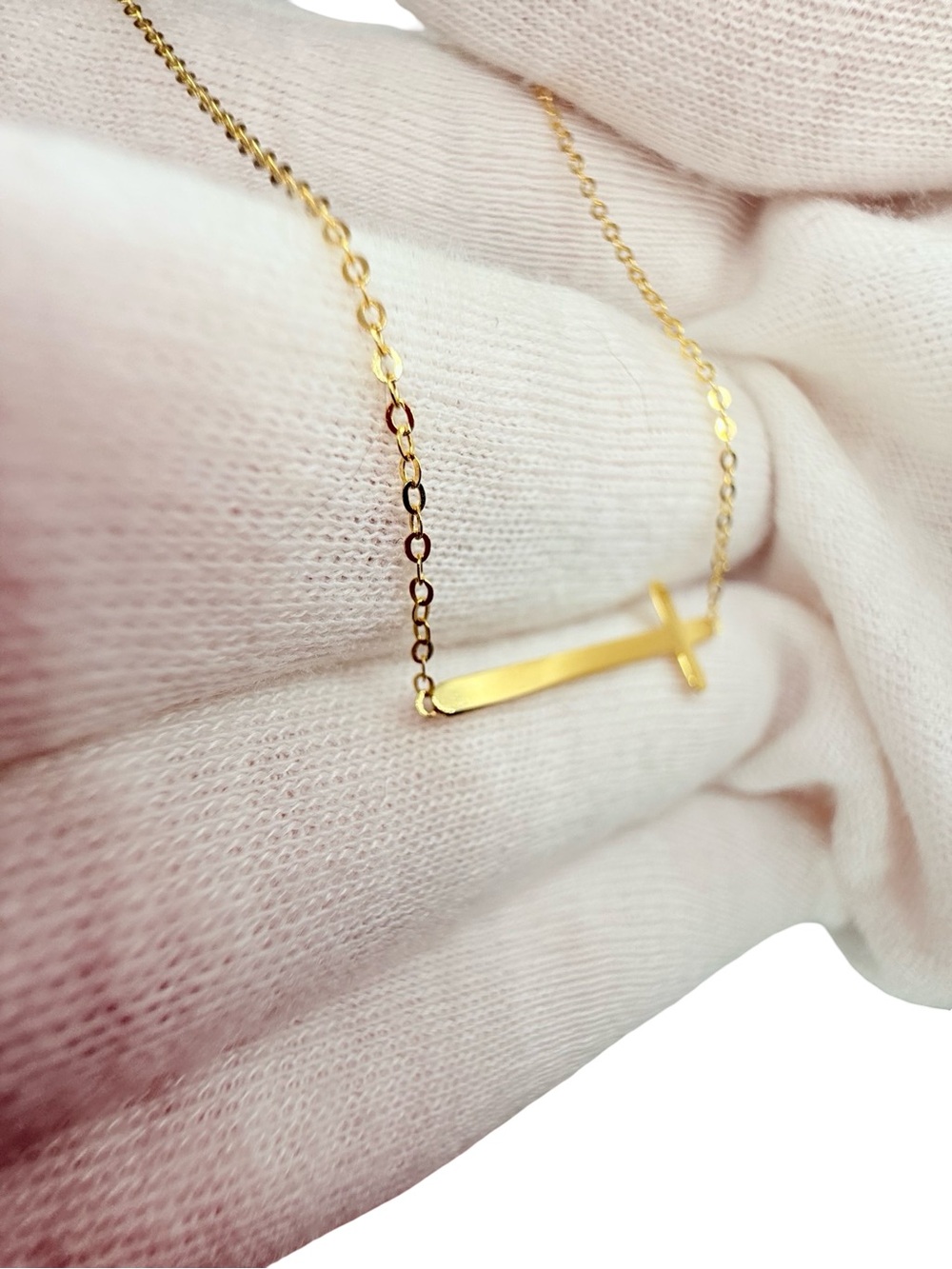 ✨ Stunning 14K Gold Sideways Cross Necklace ✨ - Picture 12 of 17